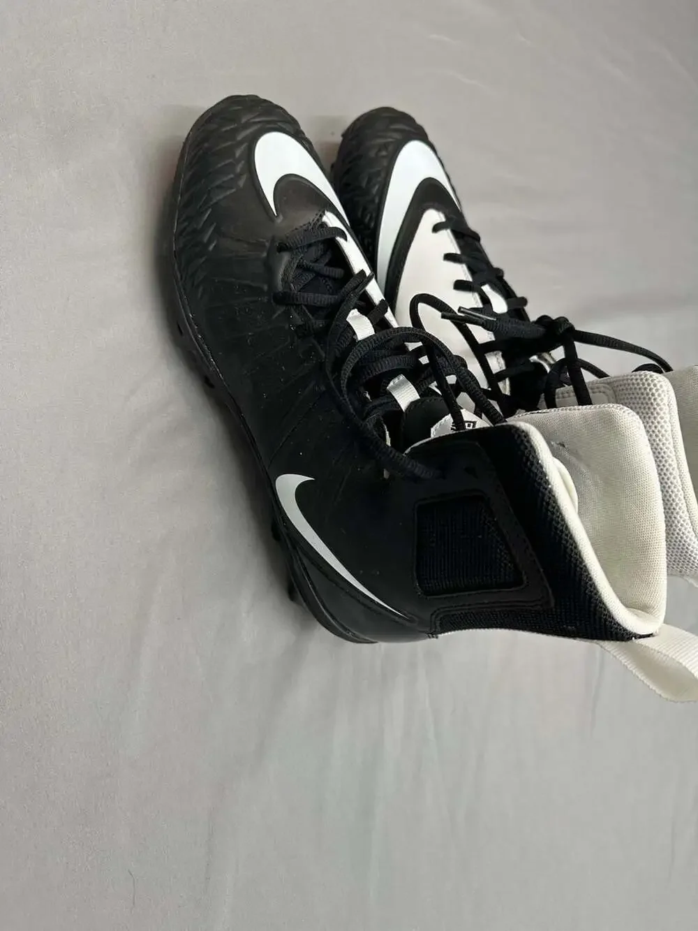 Nike Force Savage Varsity Football Cleats Black and White, Style 880140-001